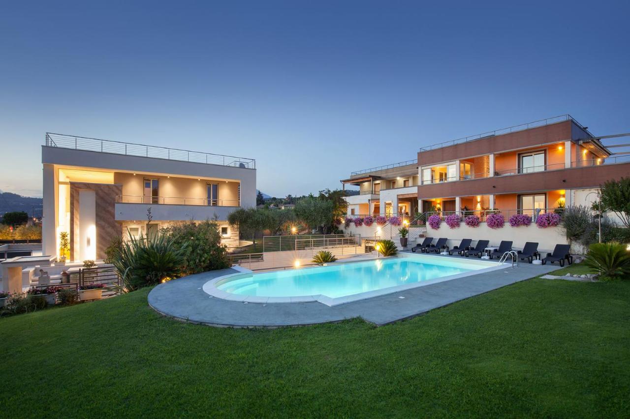 Villa Aurora-Holiday Home Apt3 Bardolino Exterior photo