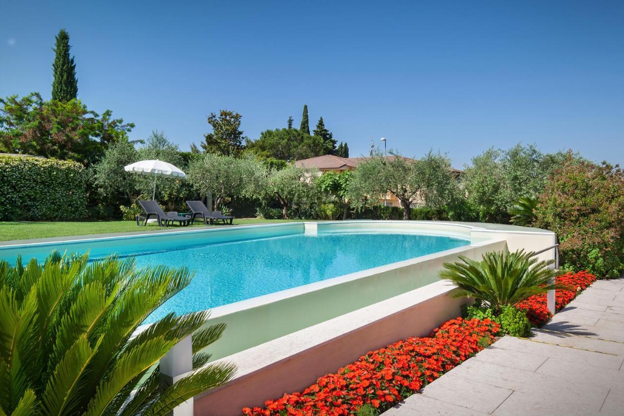 Villa Aurora-Holiday Home Apt3 Bardolino Exterior photo