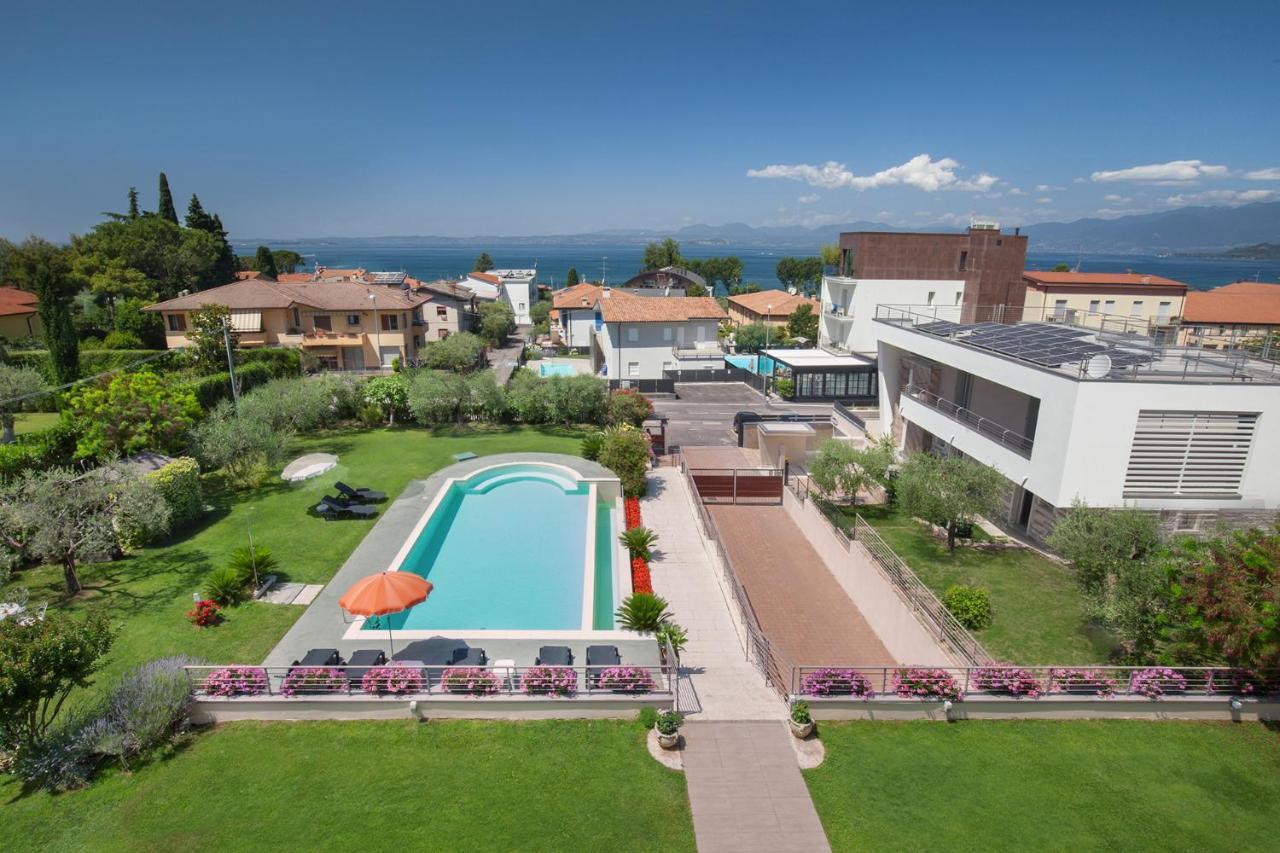 Villa Aurora-Holiday Home Apt3 Bardolino Exterior photo