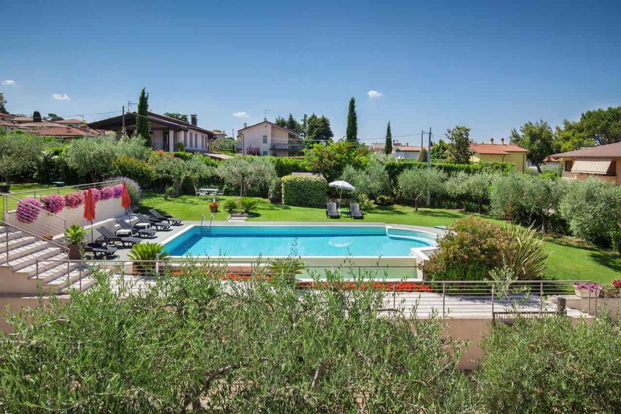 Villa Aurora-Holiday Home Apt3 Bardolino Exterior photo