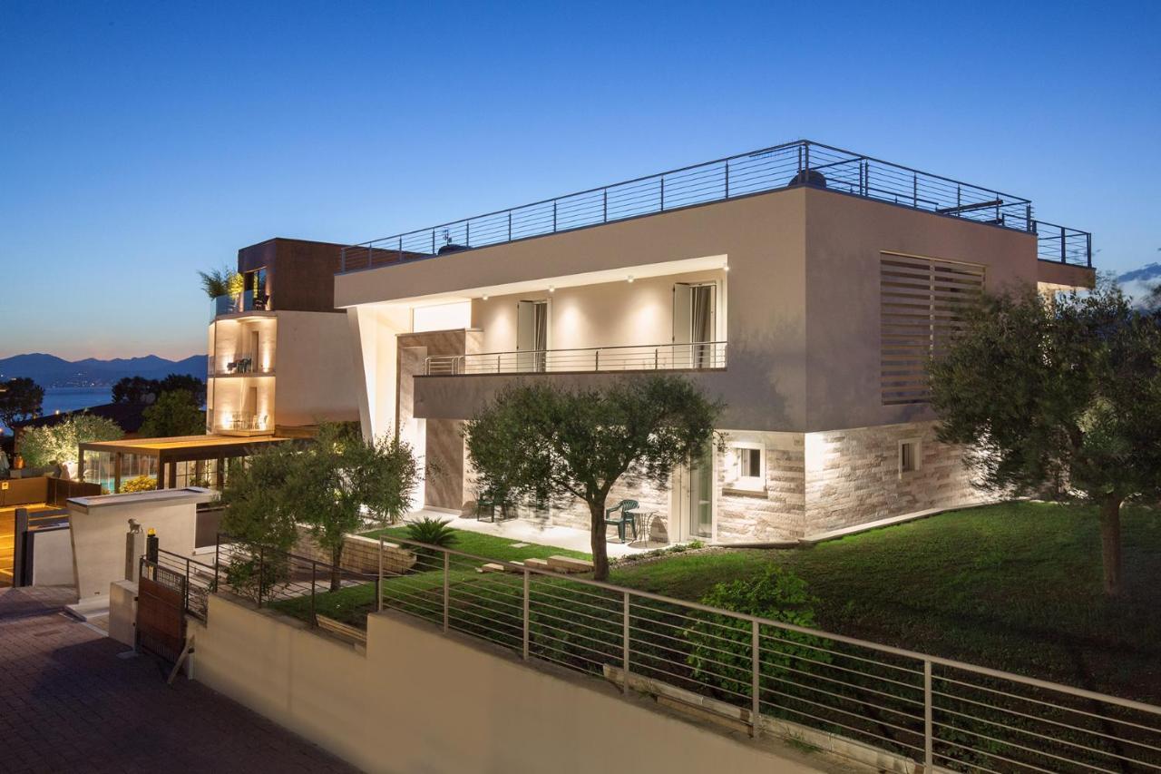 Villa Aurora-Holiday Home Apt3 Bardolino Exterior photo
